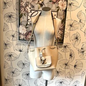 Elegant Cream Shoulder Bag